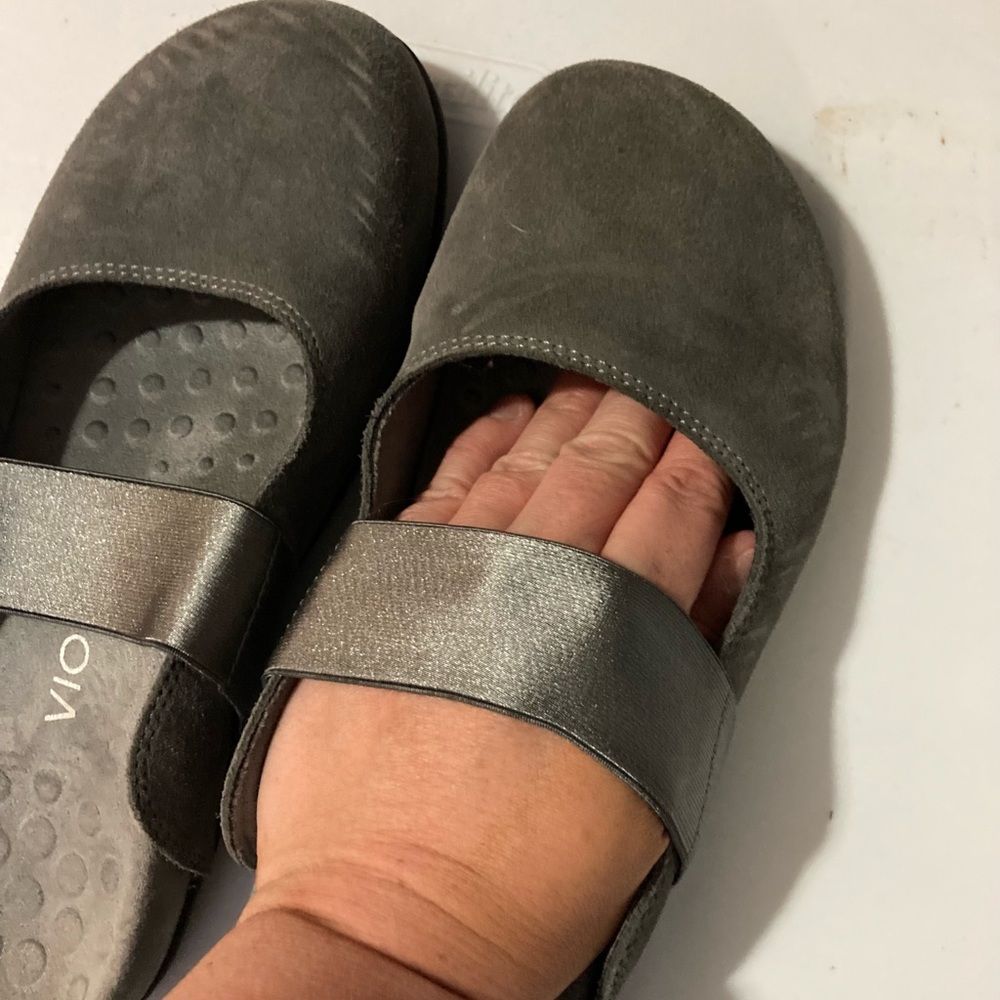 Vionic Mule Slide Size 8 - image 1